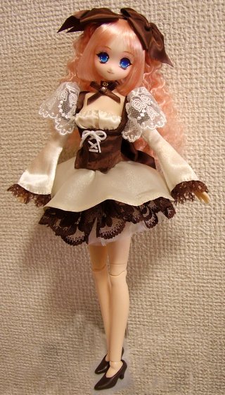 ペイントはリキテックスとMr.カラー併用。目の部分だけつや消しクリアで保護してあります