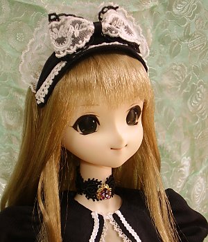 ヘッドドレスのリボンはAセットのヘッドドレスと同じデザイン