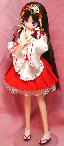 ミニスカ。ボディ付属の手首をデフォのものと変えて撮影。もちろんセットの手首はすべて付属します